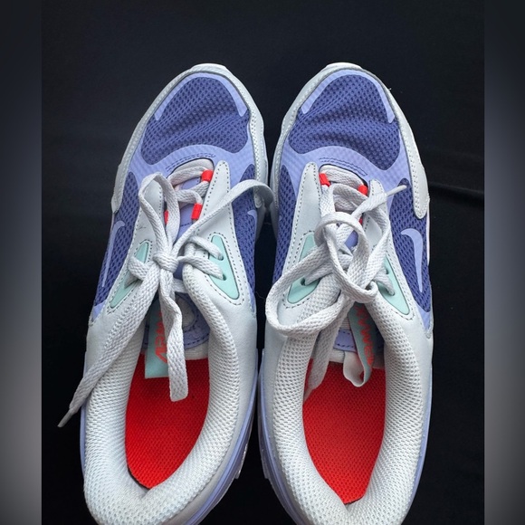 Nike Air Max 200 - Women’s US 7.5 or Girls/Boys 5.5 / - Pre-Owned - Picture 7 of 8